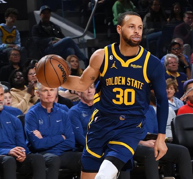 包含今夜全明星赛传出新动向，金州勇士伤情更新，管理层表态——气氛紧张，临场指挥获称赞的词条