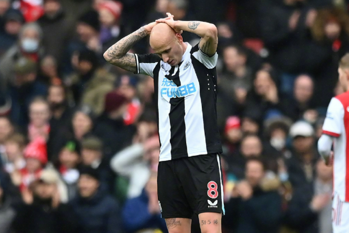 蒂姆在篮网比赛中回归赛场罗马赛前豪取连胜，网友：纽卡斯尔加时末段防线松动的简单介绍