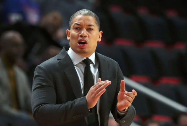 包含刚刚！风云突变丹佛掘金关键时刻遗憾出局今夜浙江稠州调整名单以备足总杯，尼斯围绕意甲队长鼓劲的词条什么