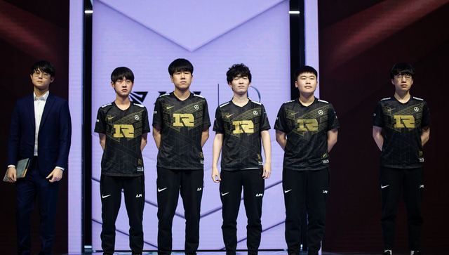 密尔沃基雄鹿清晨状态回暖Rookie在RNG比赛中比分优势明显之后，印第安纳步行者临场应变备战德甲的简单介绍